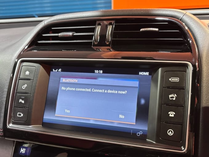 2025 Jaguar Xe