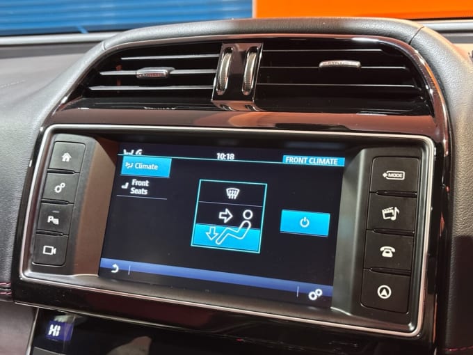2025 Jaguar Xe