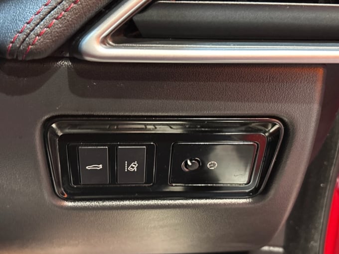 2025 Jaguar Xe