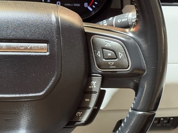 2025 Land Rover Range Rover Evoque