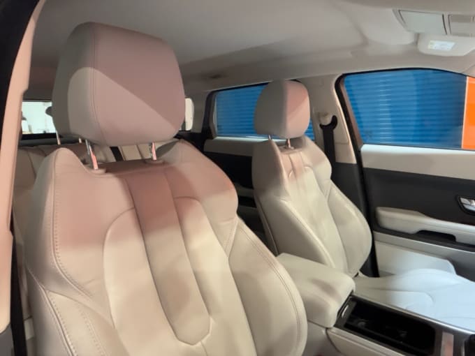2025 Land Rover Range Rover Evoque