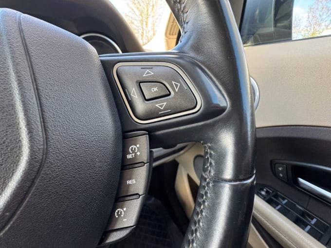2025 Land Rover Range Rover Evoque