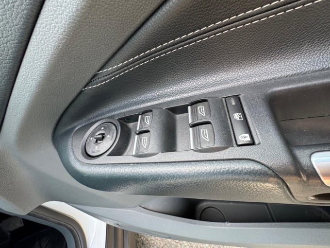 2025 Ford C-max