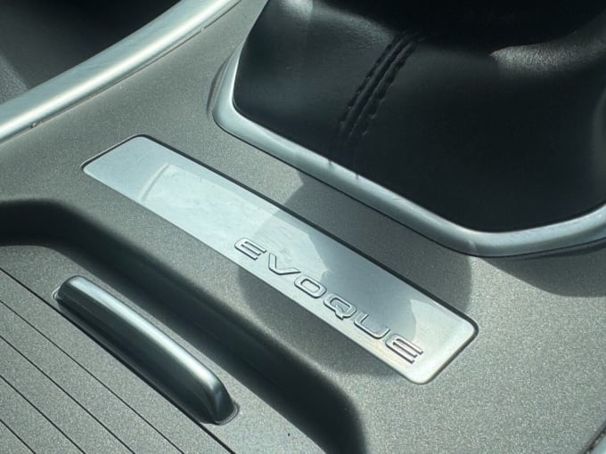 2025 Land Rover Range Rover Evoque