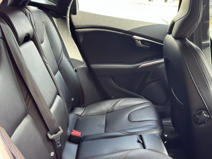 2015 Volvo V40
