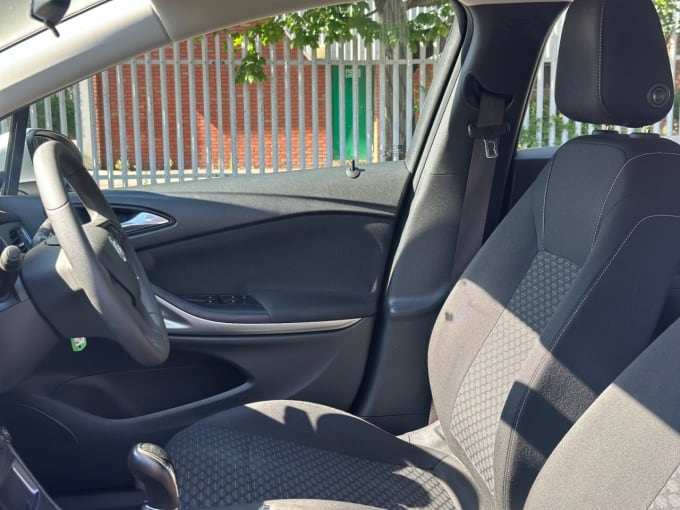 2025 Vauxhall Astra