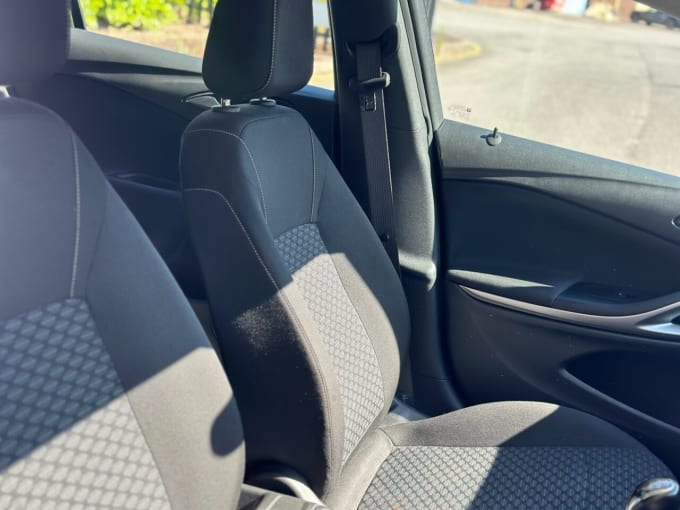 2025 Vauxhall Astra