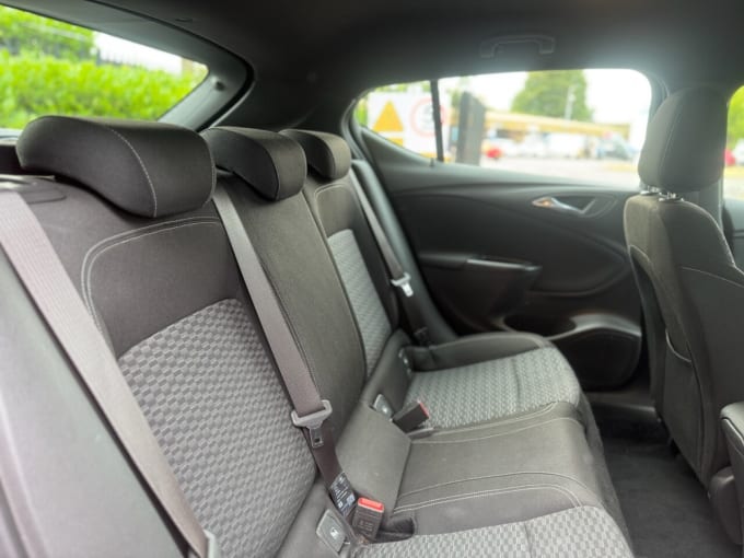 2025 Vauxhall Astra