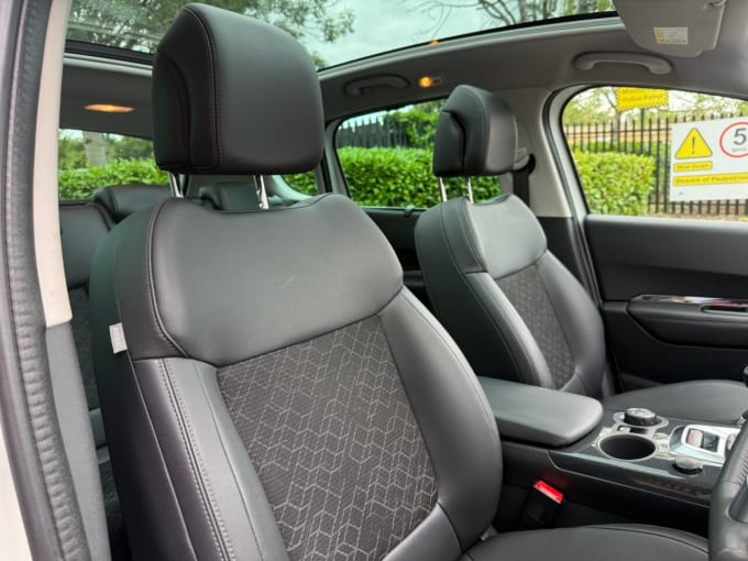 2025 Peugeot 3008