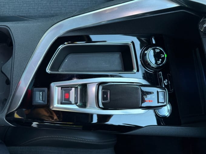 2025 Peugeot 3008