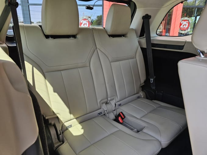 2025 Land Rover Discovery