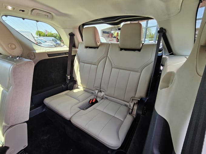 2025 Land Rover Discovery