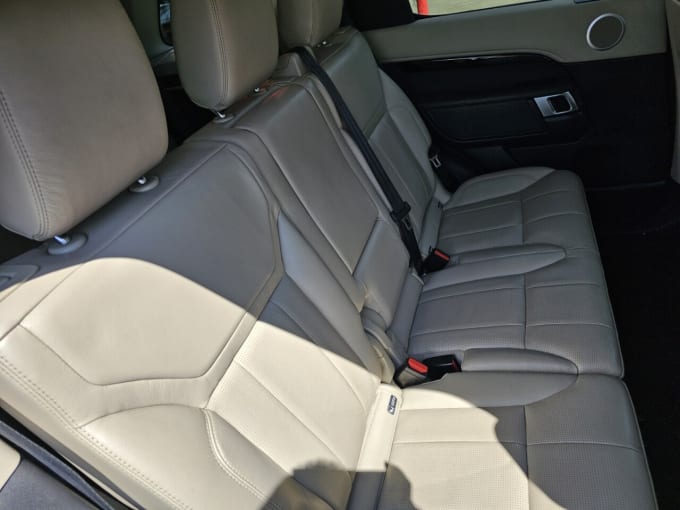 2025 Land Rover Discovery