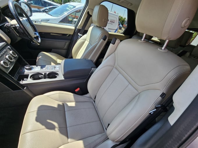 2025 Land Rover Discovery