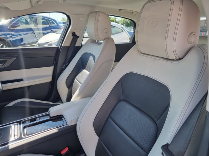 2025 Jaguar Xf
