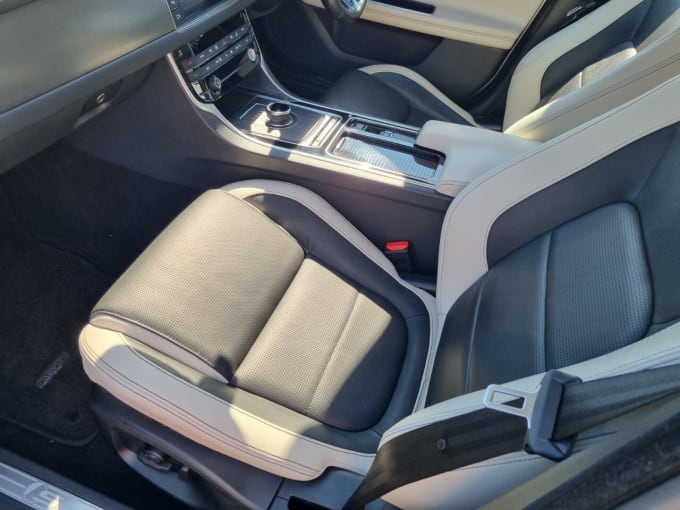 2025 Jaguar Xf