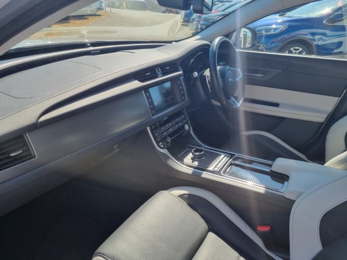 2025 Jaguar Xf