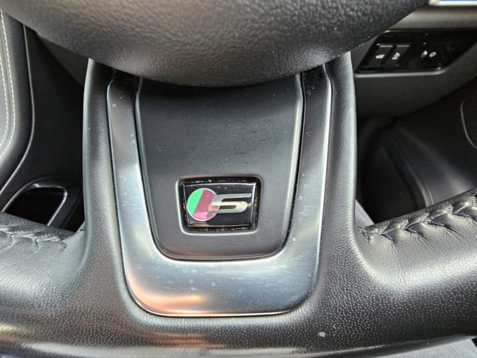 2025 Jaguar F-pace