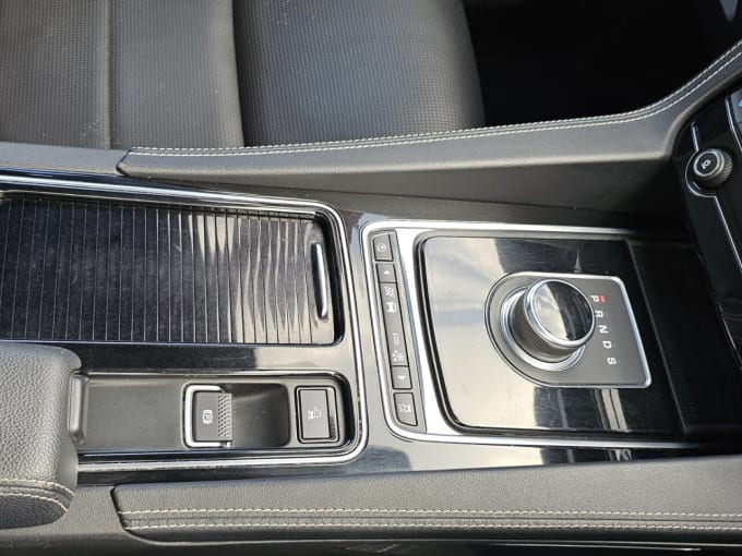 2025 Jaguar F-pace