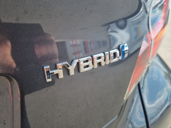 2025 Toyota C-hr