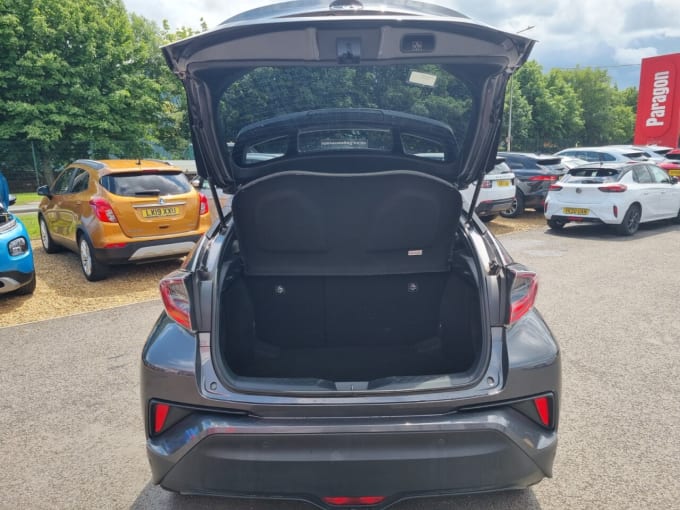2025 Toyota C-hr