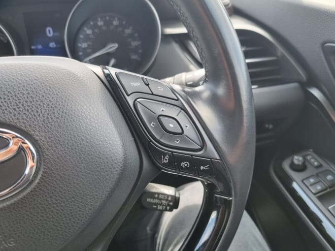 2025 Toyota C-hr