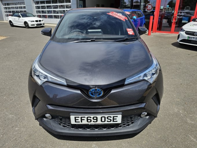 2025 Toyota C-hr
