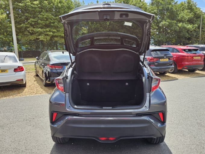 2025 Toyota C-hr