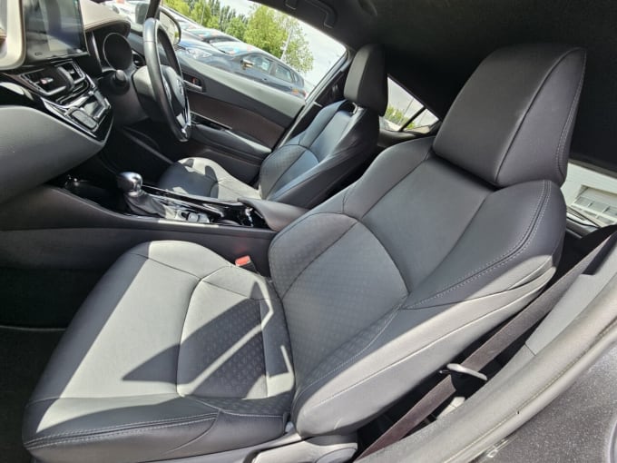 2025 Toyota C-hr