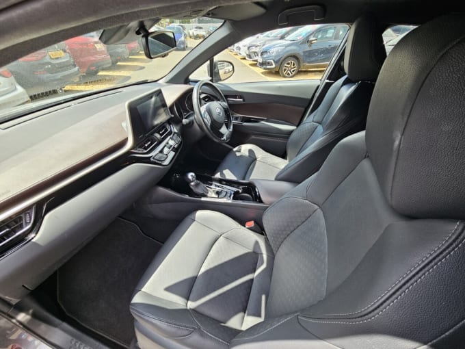 2025 Toyota C-hr