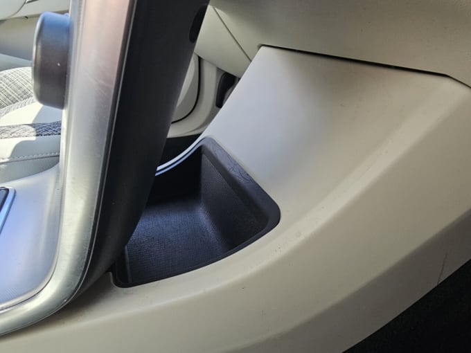 2025 Volvo V40