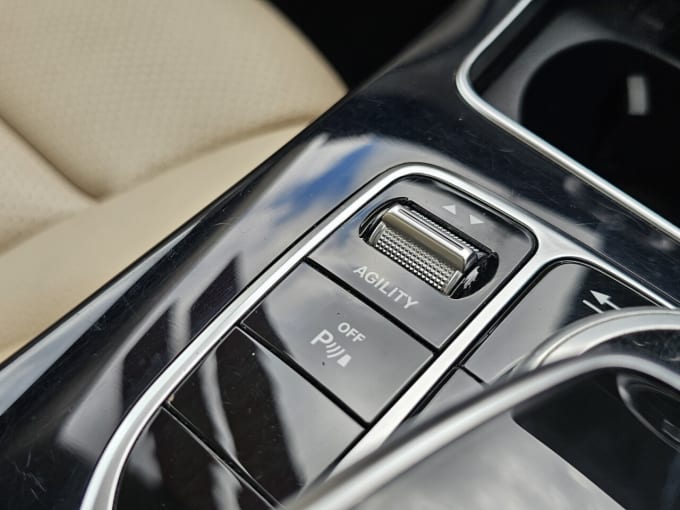 2025 Mercedes-benz C-class