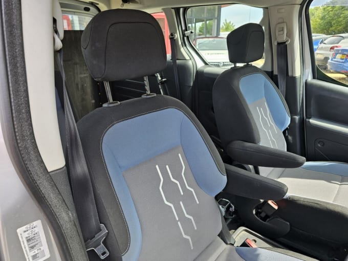 2025 Peugeot Partner Tepee