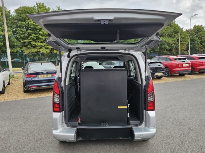 2025 Peugeot Partner Tepee