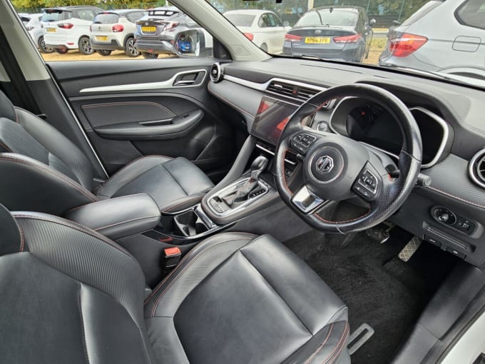 2025 Mg Mg Zs