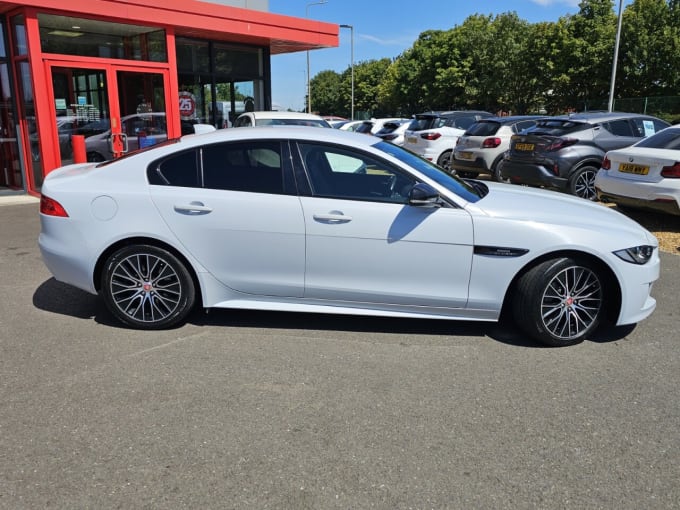 2025 Jaguar Xe