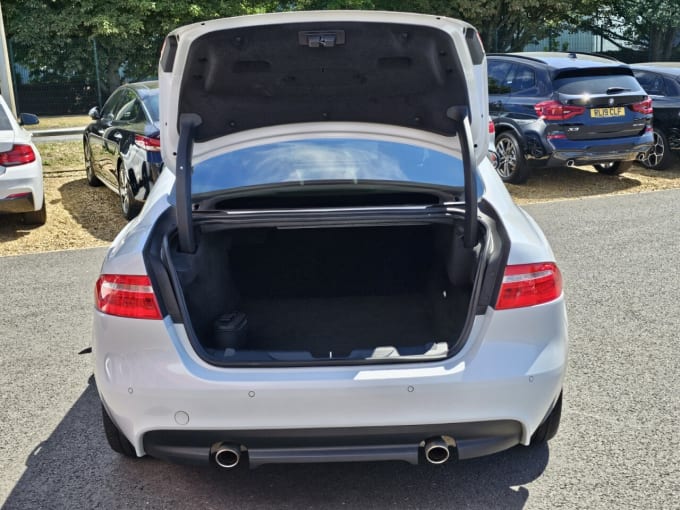 2025 Jaguar Xe