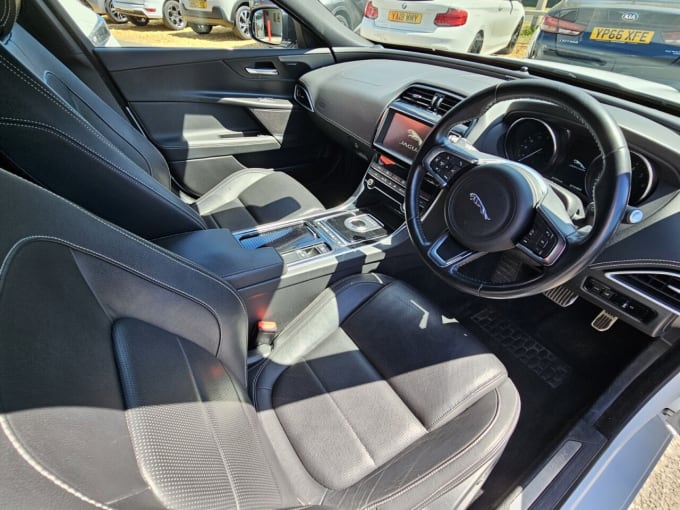 2025 Jaguar Xe