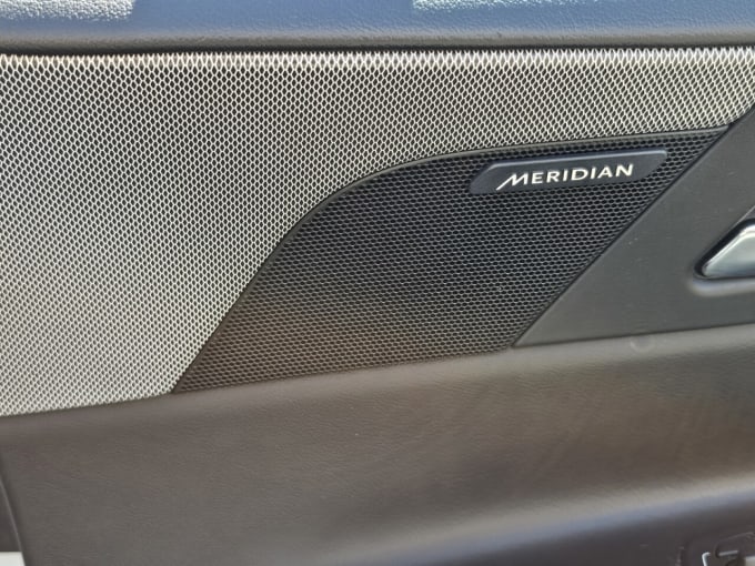 2025 Jaguar Xe
