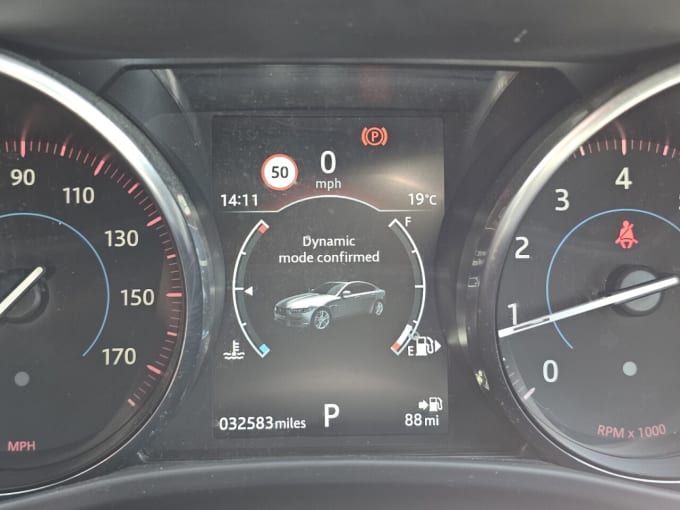 2025 Jaguar Xe