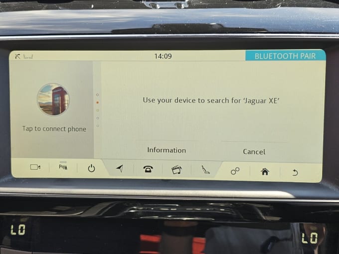 2025 Jaguar Xe