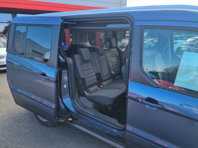 2025 Ford Grand Tourneo Connect
