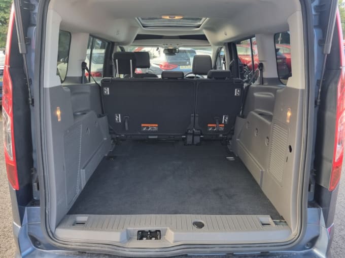 2025 Ford Grand Tourneo Connect