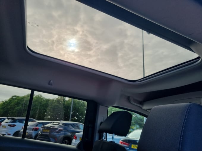2025 Ford Grand Tourneo Connect