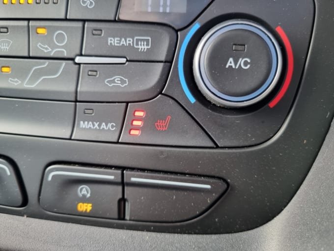 2025 Ford Grand Tourneo Connect