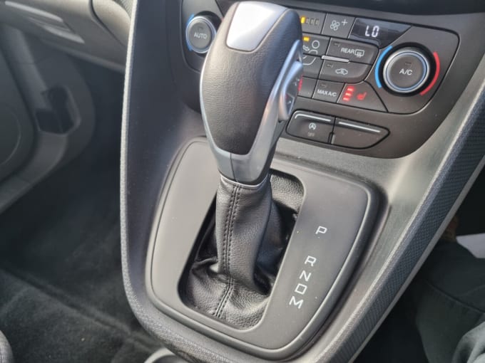 2025 Ford Grand Tourneo Connect