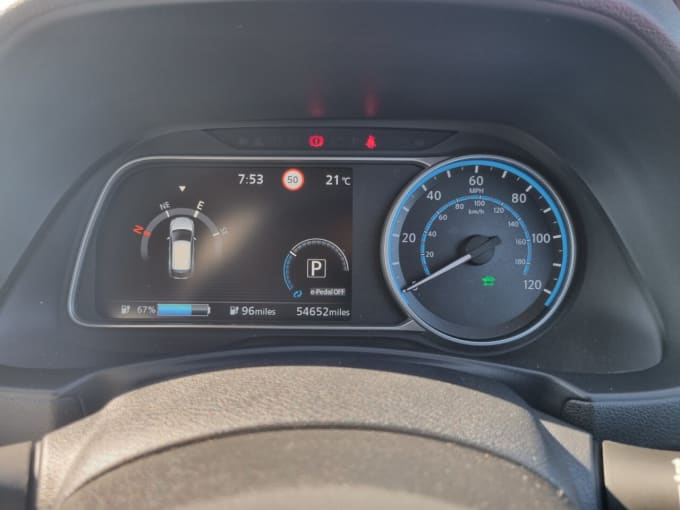 2025 Nissan Leaf
