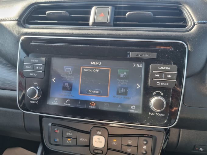 2025 Nissan Leaf