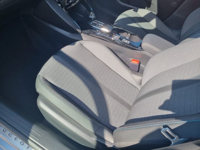 2025 Peugeot 208