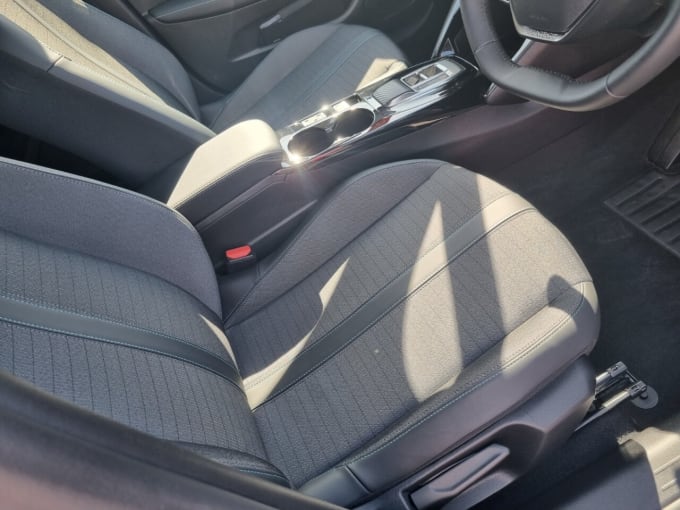 2025 Peugeot 208